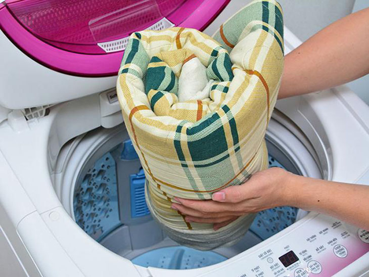 Cách giặt chăn mền bằng máy giặt hiệu quả nhất 4
