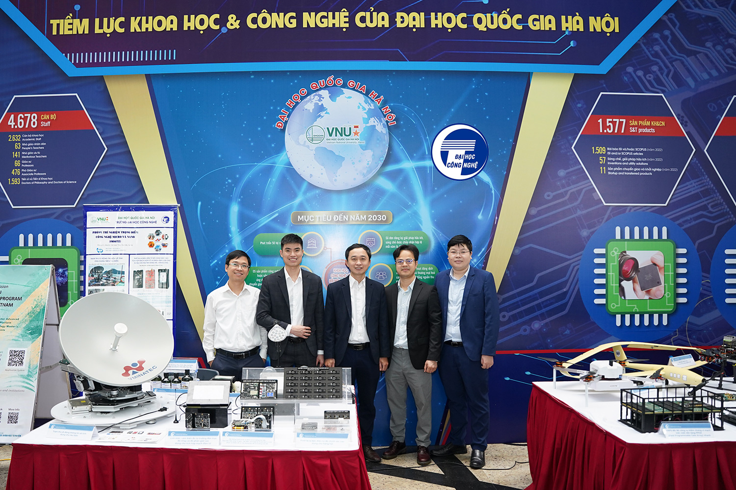 Triển lãm Công nghệ Chip bán dẫn của ĐHQGHN: UET mang tới nhiều công trình nghiên cứu giá trị 18
