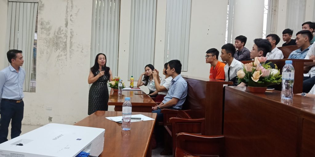 Giao lưu giữa tân sinh viên ngành Công nghệ Nông nghiệp với Khoa và nhà tuyển dụng 11