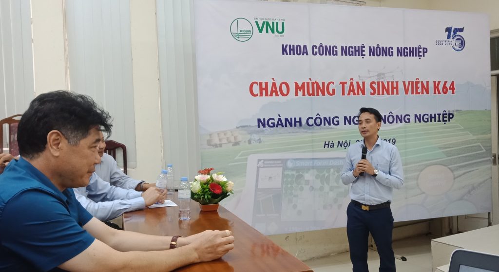 Giao lưu giữa tân sinh viên ngành Công nghệ Nông nghiệp với Khoa và nhà tuyển dụng