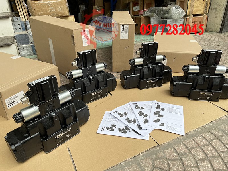 van-parker-D1FVE02CC0NL0314