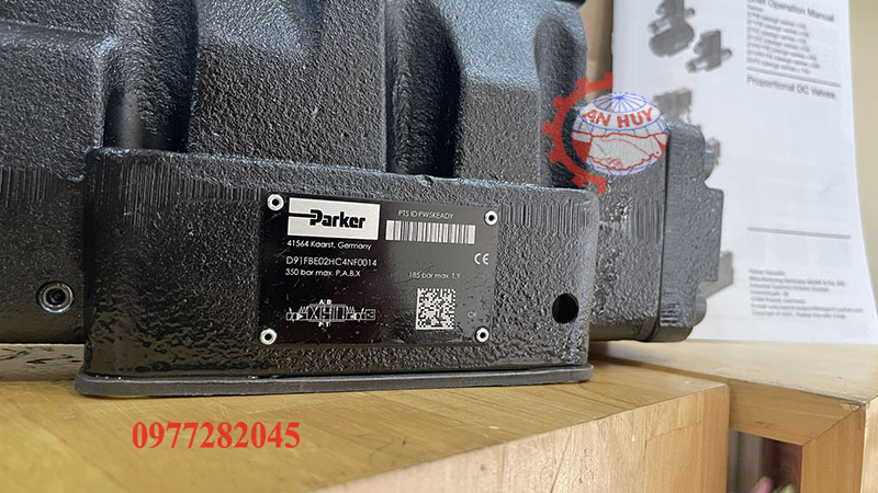 van-parker-d91fbe02hc4nf0014