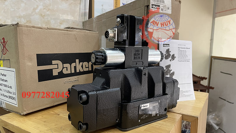 van-parker-d91fbe02hc4nf0014