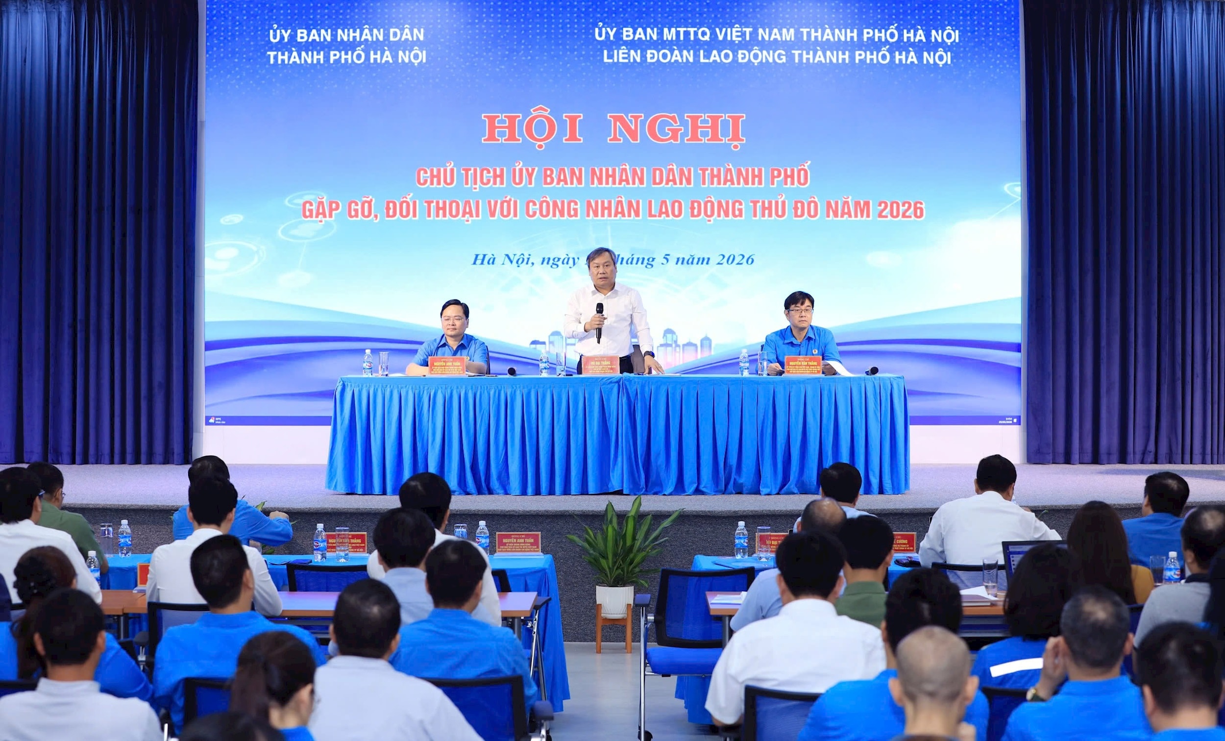 Đoàn Chủ tịch chủ trì đối thoại