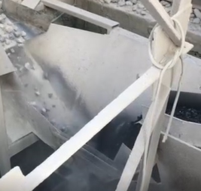 Production process of burnt dolomite